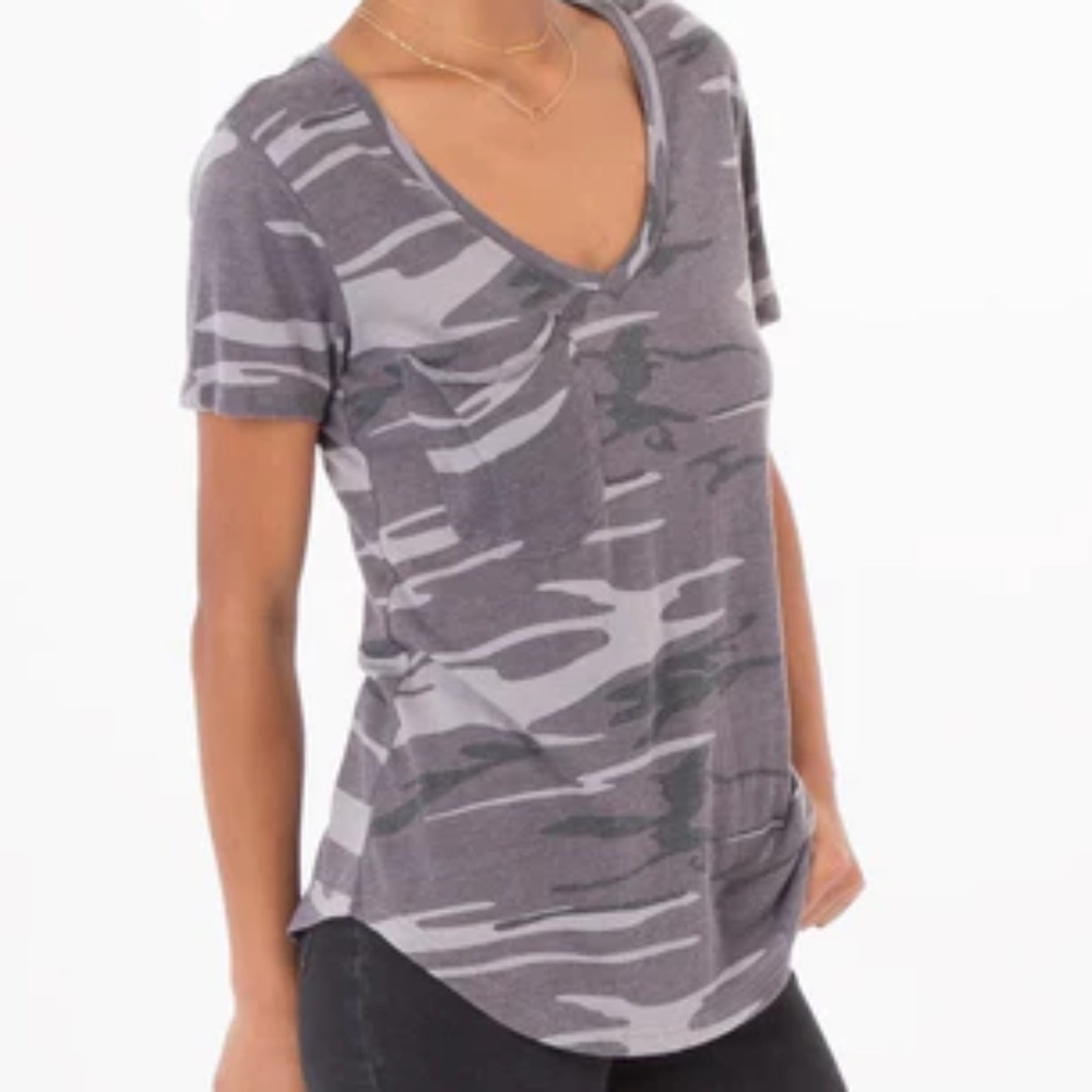 Z Supply pocket tee short sleeve v-neck t-shirt camo XS